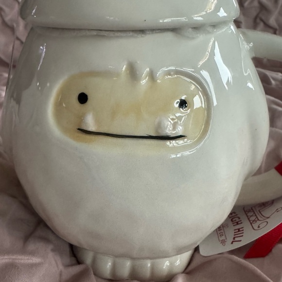 CHRISTMAS WINTER HOLIDAY YETI SNOW MONSTER COFFEE MUG W/ TOPPER - Picture 2 of 4